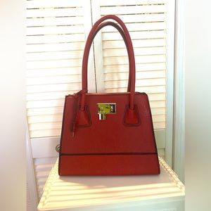 London Fog Stylish Classic Bag